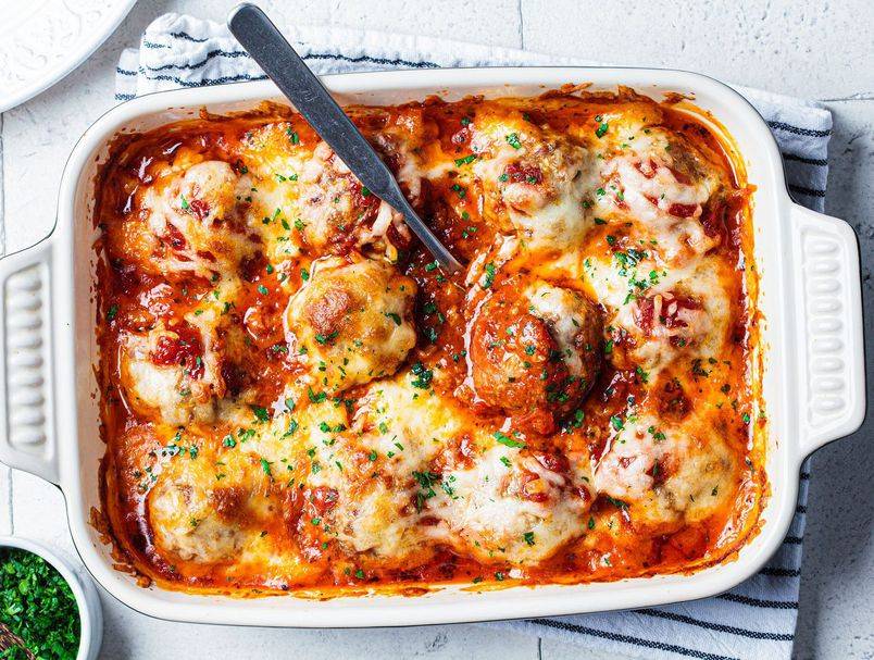 Ljetno savršenstvo: Recept za prefine polpete sa sirom u umaku od rajčice