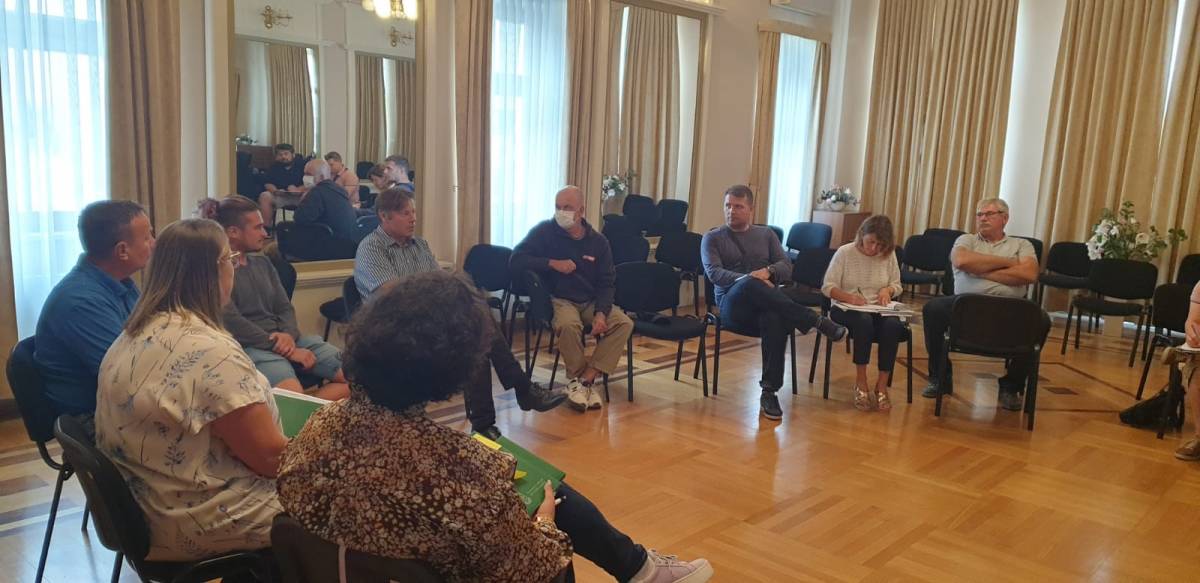 Započeli su radovi na obnovi lipičkog perivoja