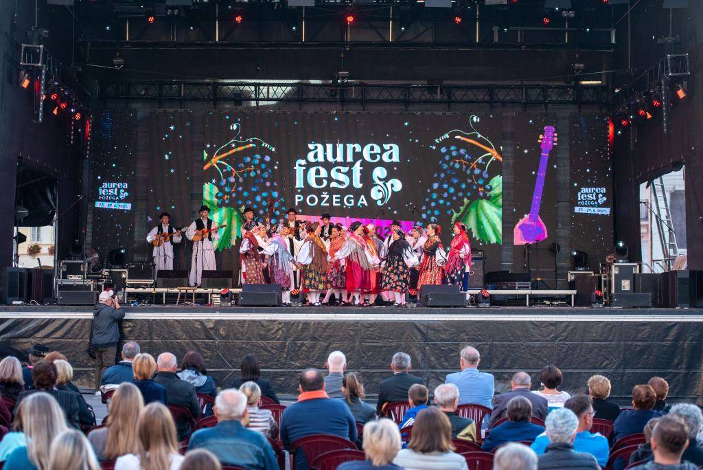 Započeo Aurea Fest Požega, najgizdavija Šokica Marija Rubilović iz Donjih Andrijevaca