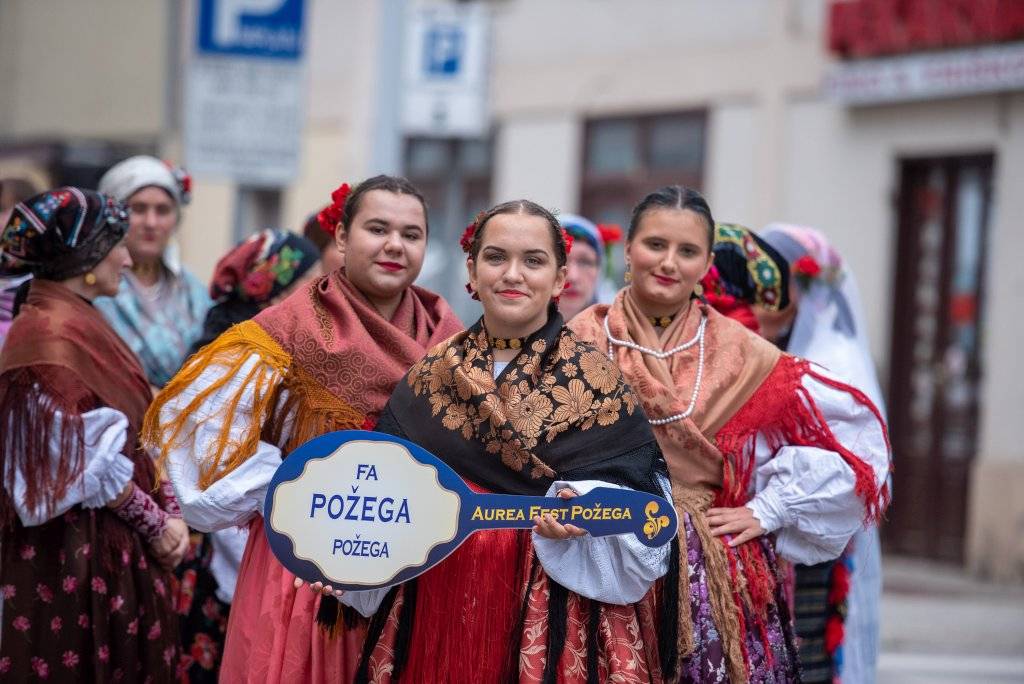 Započeo Aurea Fest Požega, najgizdavija Šokica Marija Rubilović iz Donjih Andrijevaca