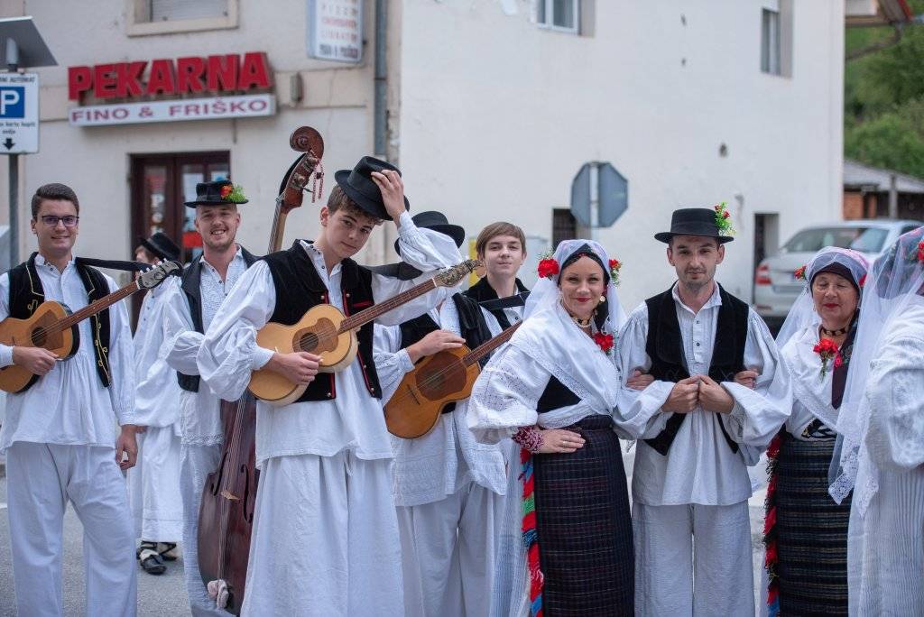 Započeo Aurea Fest Požega, najgizdavija Šokica Marija Rubilović iz Donjih Andrijevaca