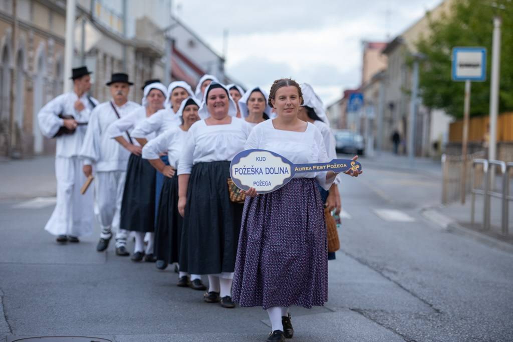 Započeo Aurea Fest Požega, najgizdavija Šokica Marija Rubilović iz Donjih Andrijevaca