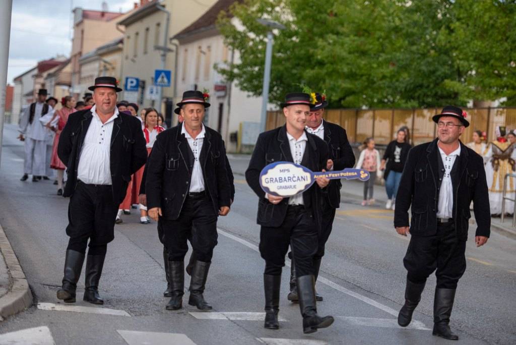 Započeo Aurea Fest Požega, najgizdavija Šokica Marija Rubilović iz Donjih Andrijevaca
