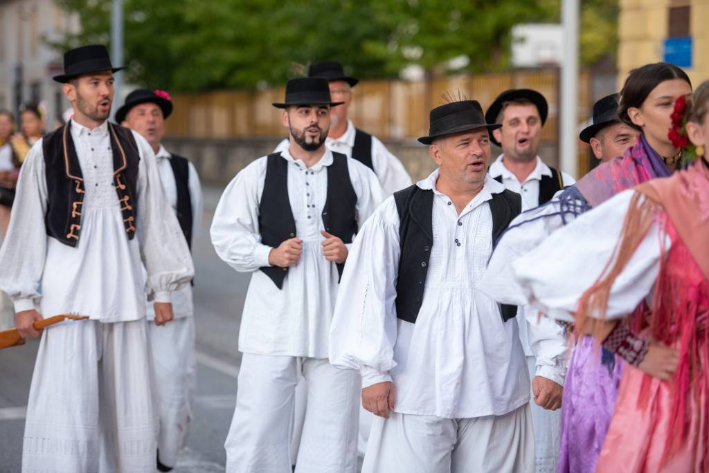 Započeo Aurea Fest Požega, najgizdavija Šokica Marija Rubilović iz Donjih Andrijevaca