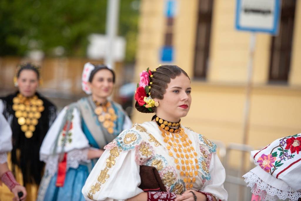 Započeo Aurea Fest Požega, najgizdavija Šokica Marija Rubilović iz Donjih Andrijevaca