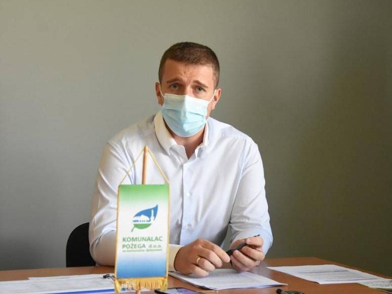 Novo vozilo za kvalitetniju uslugu građanima: Istovremeno će se prikupljati otpadni papir i karton te plastika