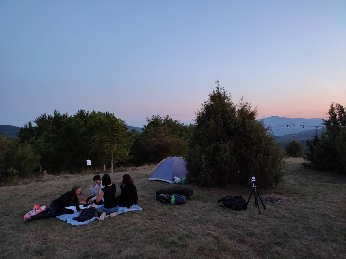 SPEKTAKL NA NEBU: Astro party na Papuku