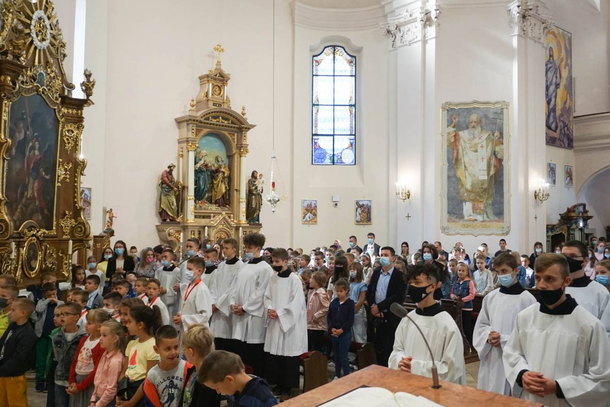 Zaziv Duha Svetoga za učenike katoličkih škola u Požegi