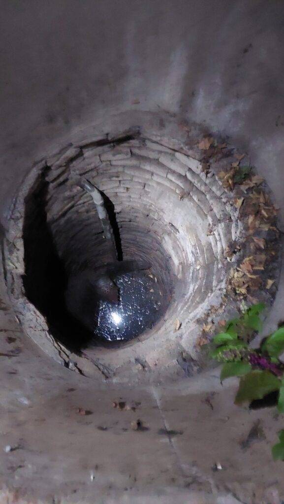 Ljubavnike zanijele strasti pa upali u bunar. Izvlačili ih gosti iz svatova