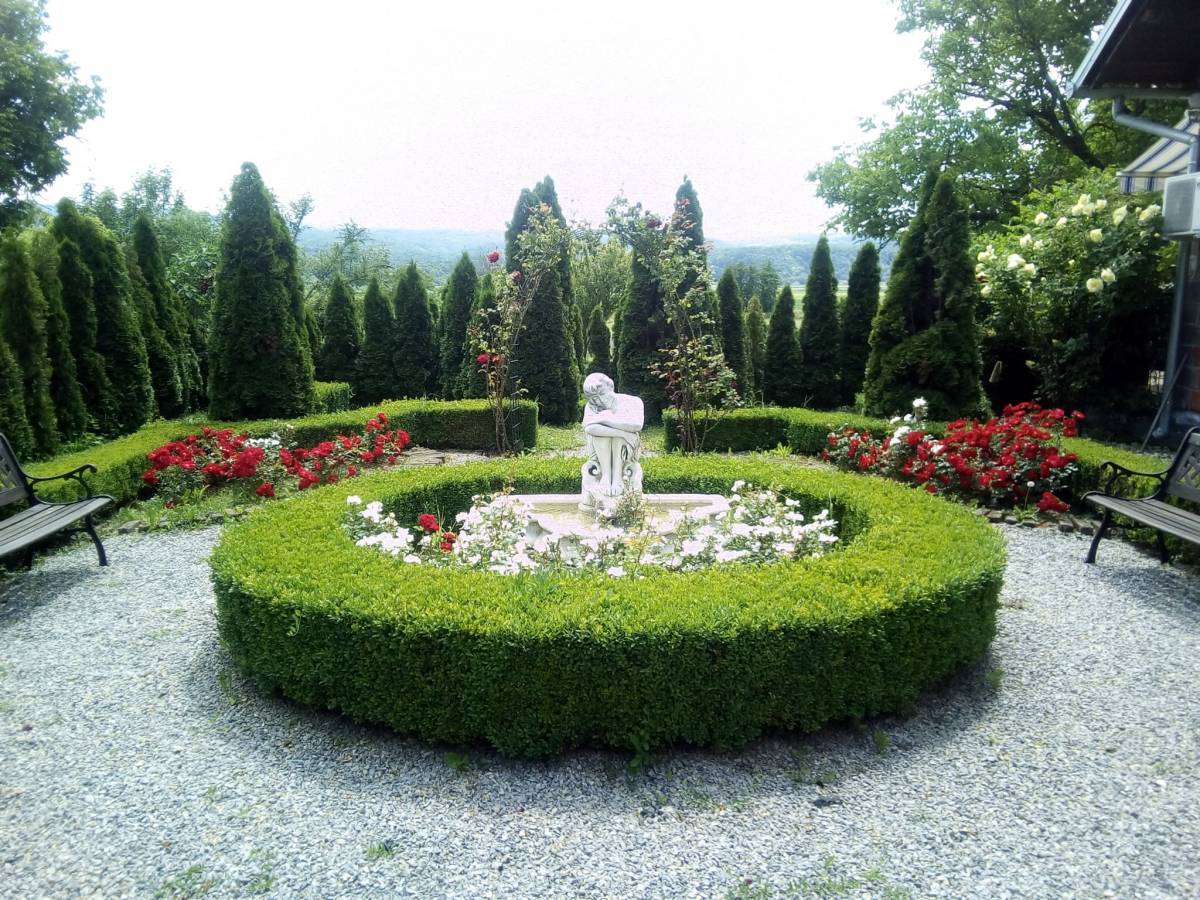 Uručene nagrade za najljepšu ljetnu okućnicu Grada Lipika u 2021. godini