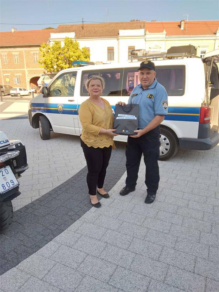 Policijski službenici PU požeško-slavonske sudjelovali na „Dječjem danu zanimanja“
