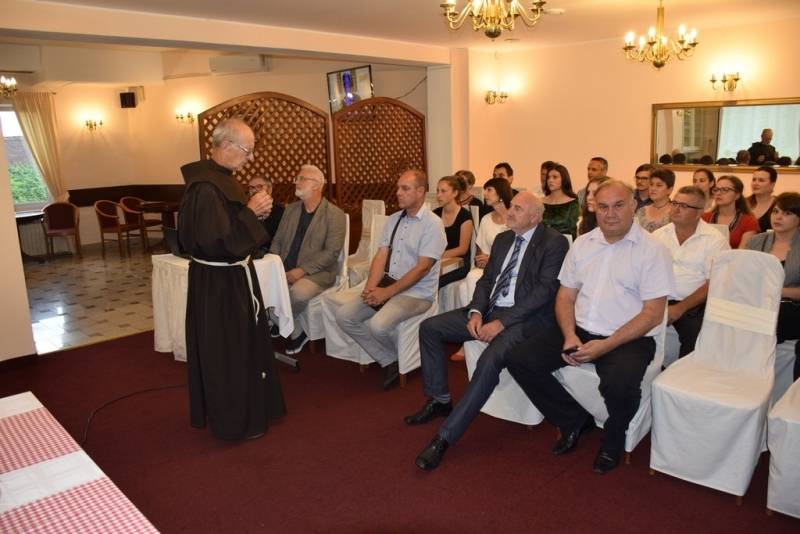 Rotary klub Požega nagradio najbolje požeške maturante