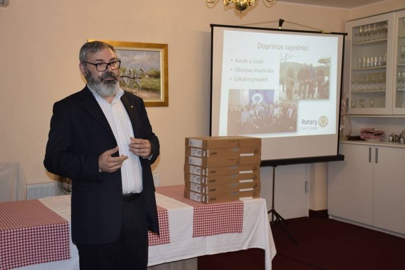 Rotary klub Požega nagradio najbolje požeške maturante