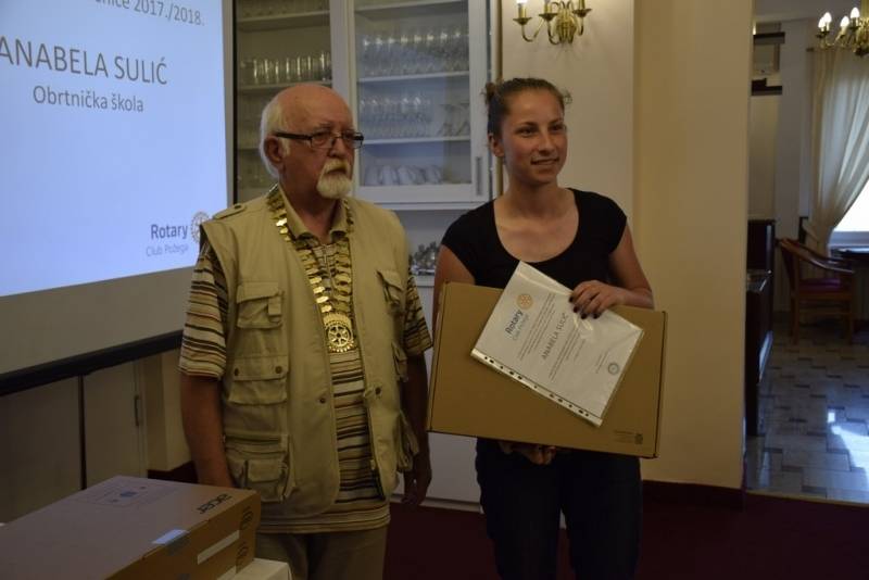 Rotary klub Požega nagradio najbolje požeške maturante