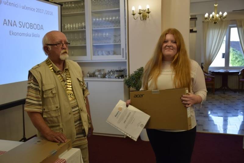Rotary klub Požega nagradio najbolje požeške maturante