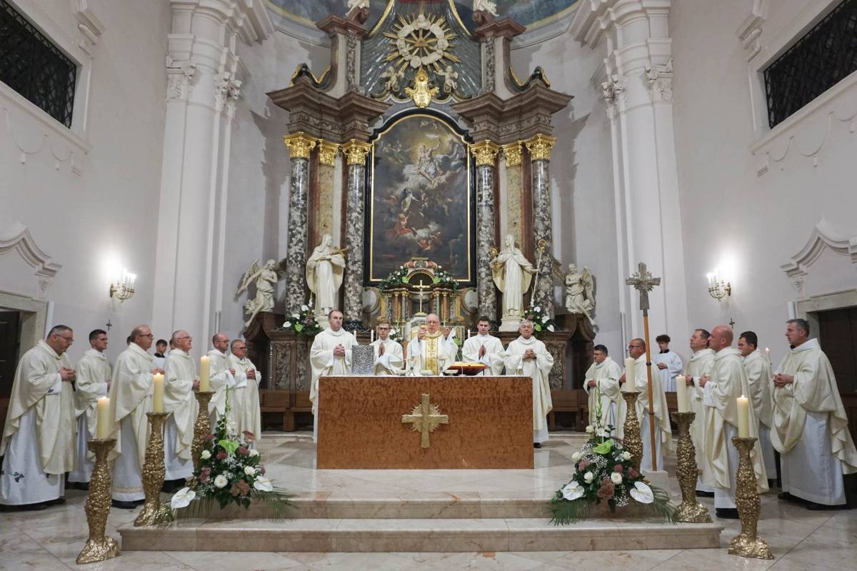 Obljetnica posvete Katedrale sv. Terezije u Požegi te 24. godišnjica uspostave Požeške biskupije i ređenja njezina prvog biskupa