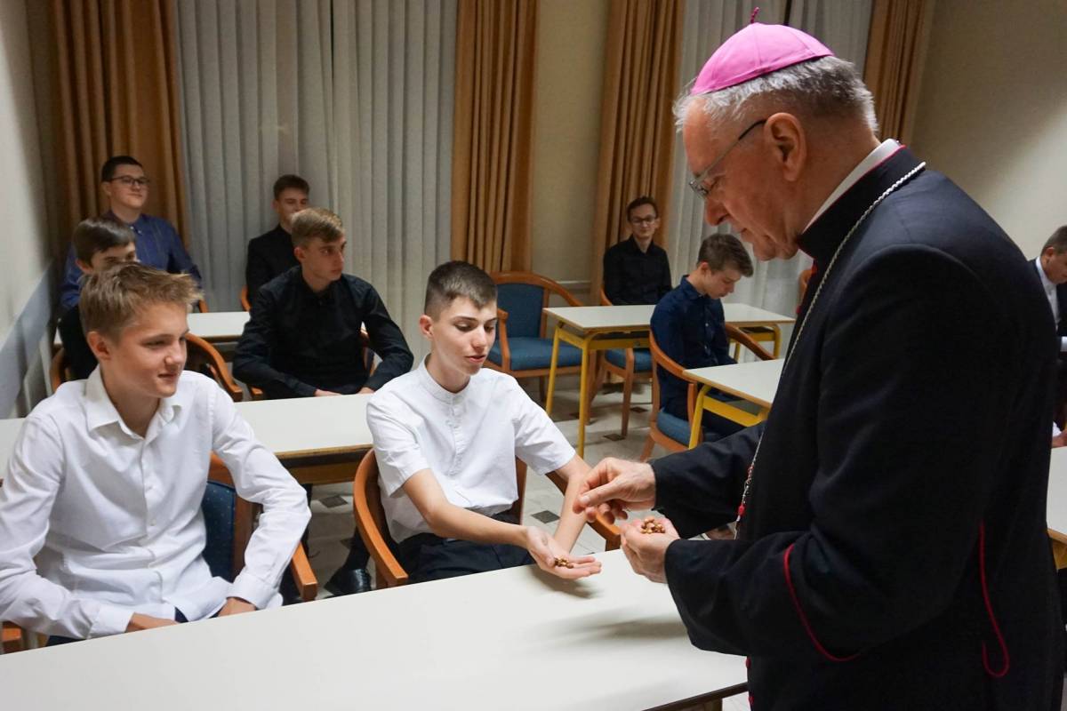 Biskup Škvorčević pohodio Kolegij Požeške biskupije na početku školske godine