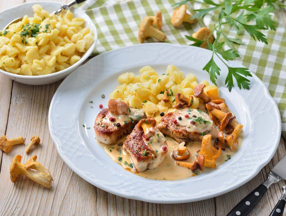 Recept za špecle sa svinjetinom u umaku od gljiva