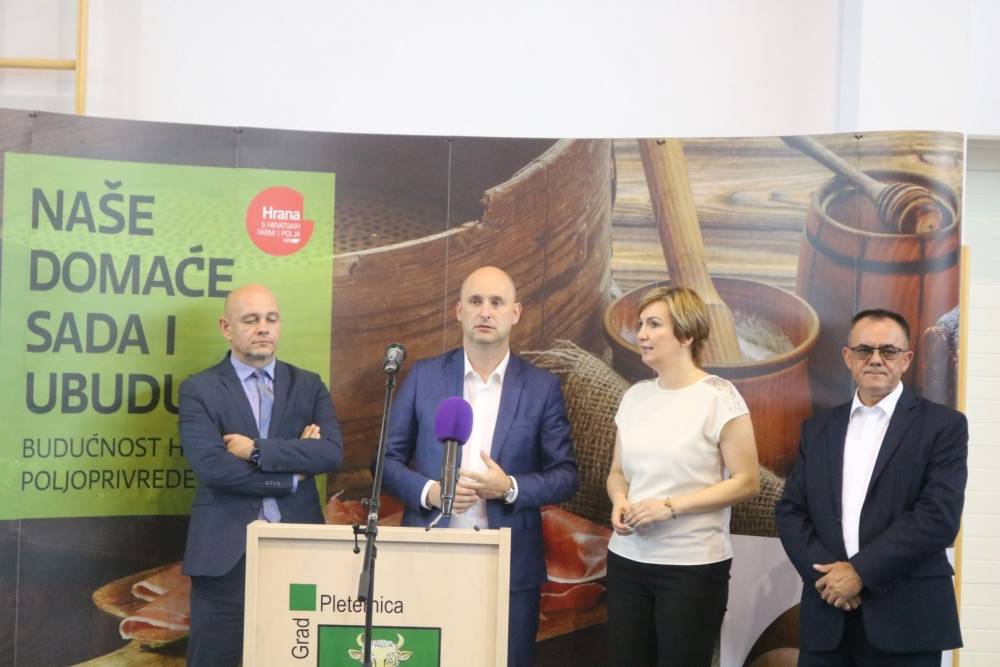 Radni ručak s ministrom Tolušićem u Pleternici 