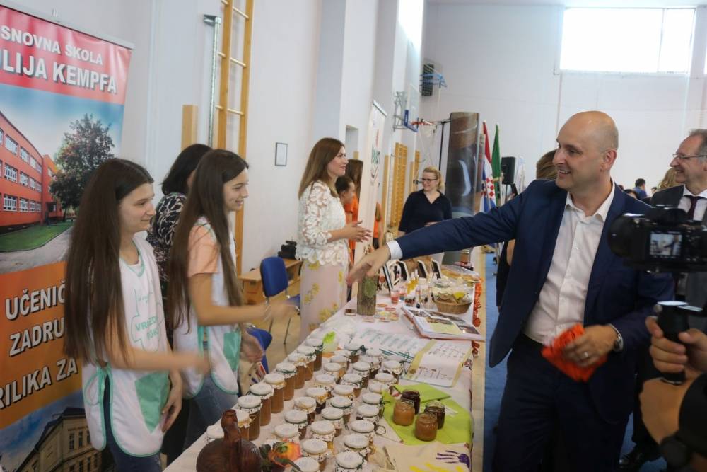 Radni ručak s ministrom Tolušićem u Pleternici 