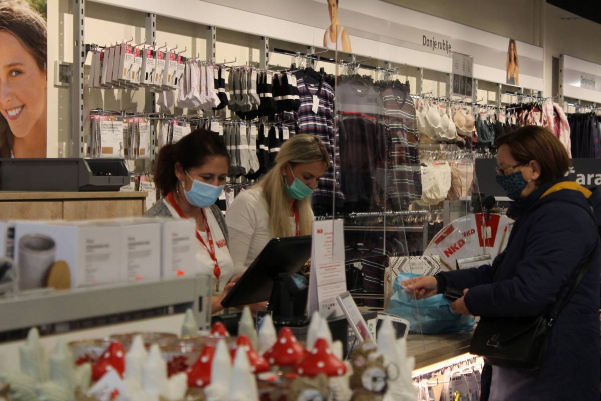 FOTO: Svečano otvorenje nove NKD prodavaonice u Požegi