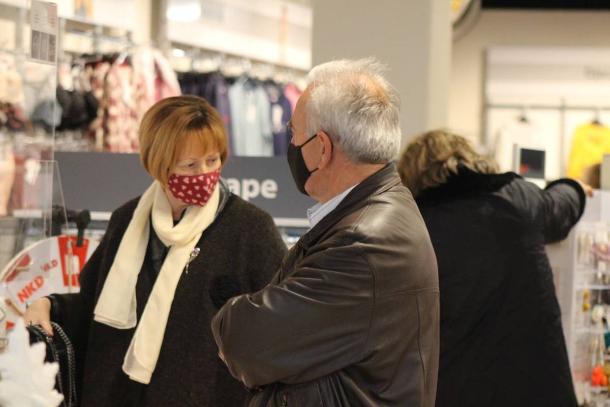 FOTO: Svečano otvorenje nove NKD prodavaonice u Požegi