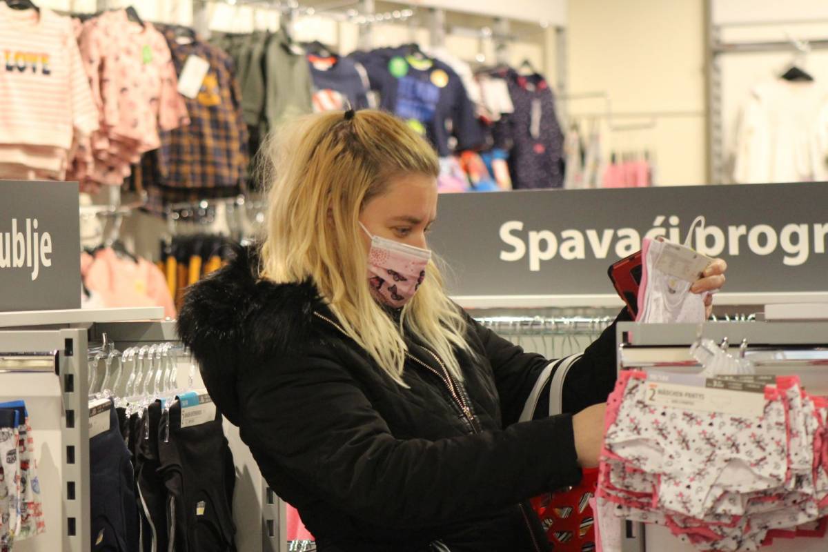 FOTO: Svečano otvorenje nove NKD prodavaonice u Požegi