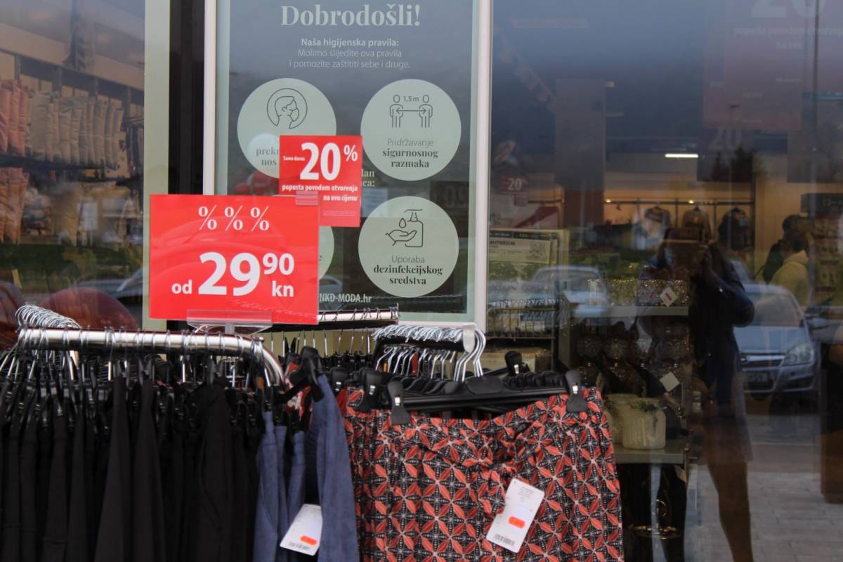 FOTO: Svečano otvorenje nove NKD prodavaonice u Požegi