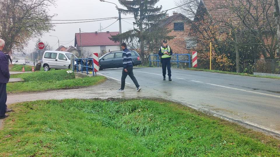 Jutros frontalni sudar u Blacku, jednu osobu odvezla Hitna pomoć