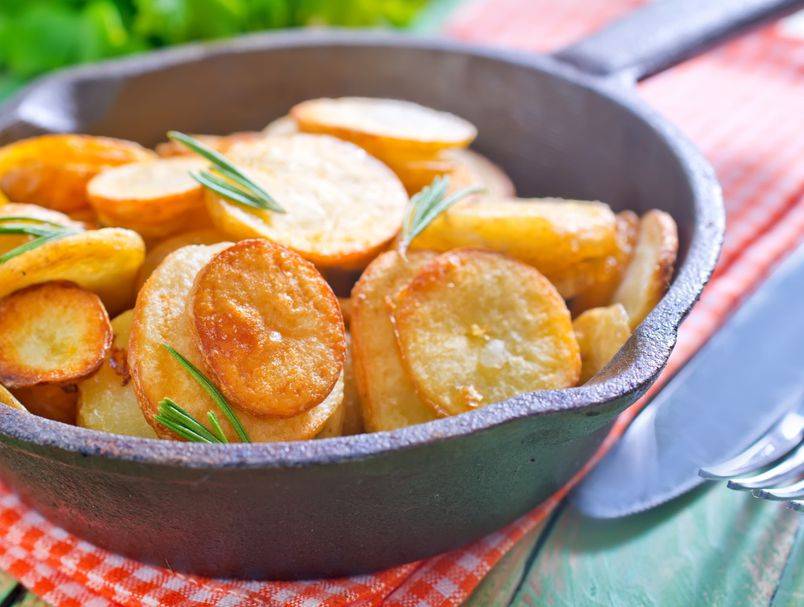 ʺPomfritʺ na domaći način: Najlakši recept za krumpir koji je hrskav izvana, a mekan iznutra
