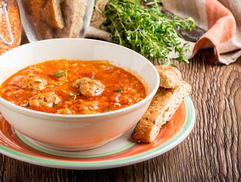 Toplo i fino: Recept za varivo s mesnim okruglicama