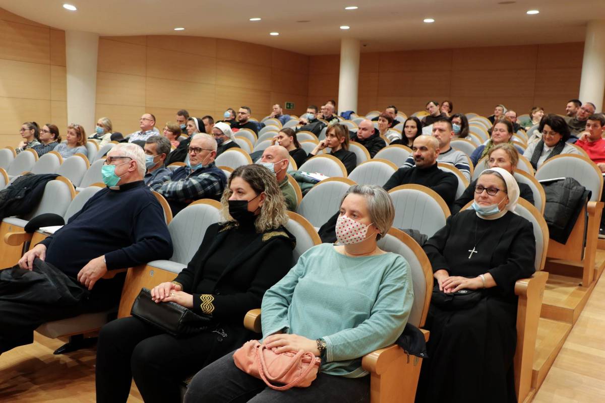 Održani edukativni susreti za sinodsko savjetovanje u župama Požeške biskupije
