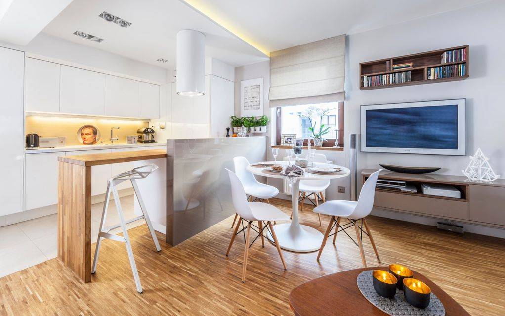 Pogledajte 20 super ideja za spojenu dnevnu sobu, kuhinju i blagovaonicu