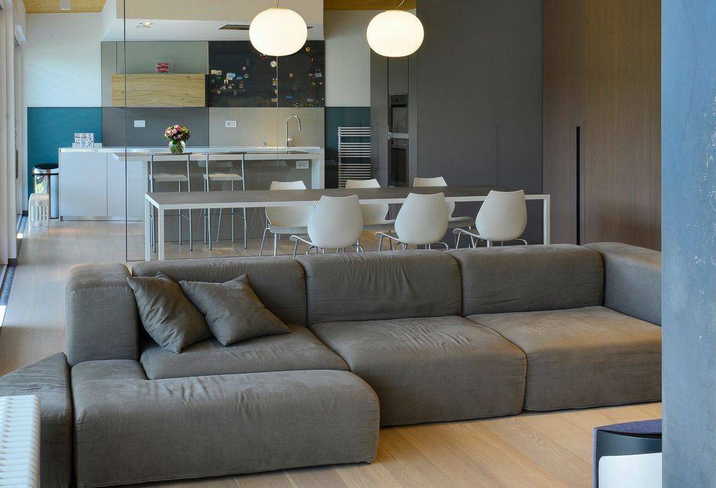 Pogledajte 20 super ideja za spojenu dnevnu sobu, kuhinju i blagovaonicu