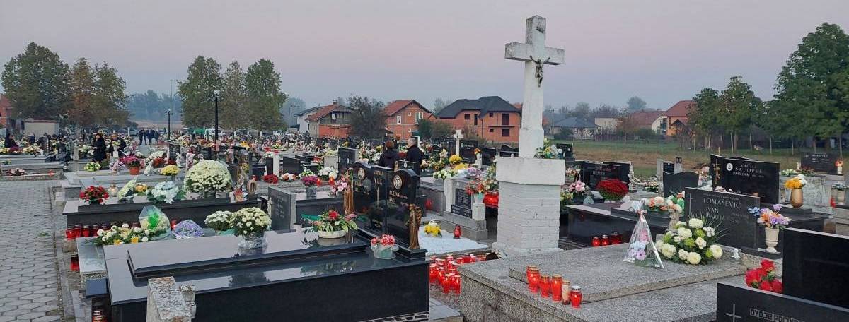 Nakon što joj je muž umro, danima je zajedno sa svojom djecom bacala cvijeće s groba, a onda su svi zajedno osuđeni na zatvor