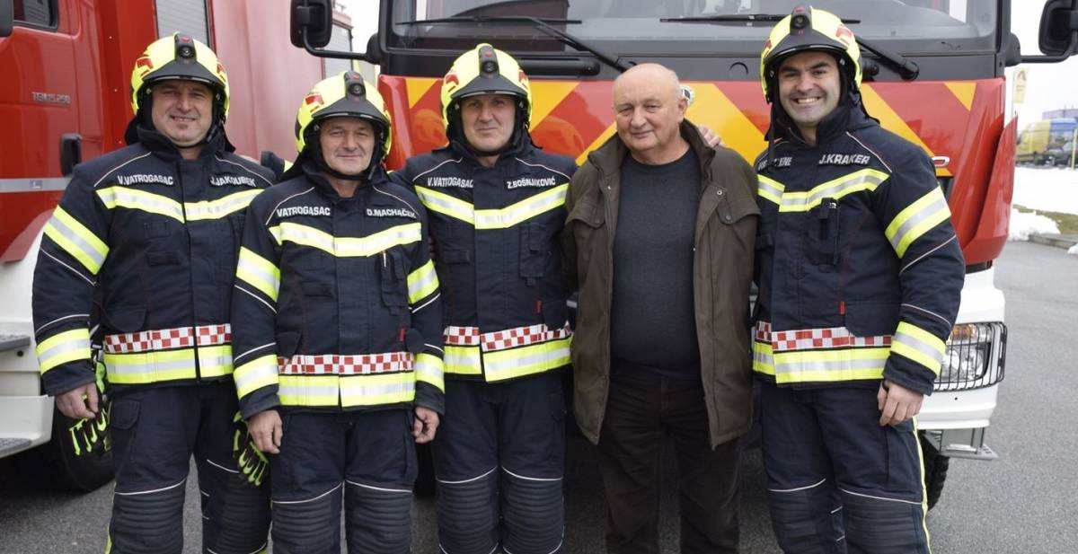 Požeški vatrogasci nakon 31 godine predanog rada u mirovinu ispratili kolegu Krešimira Kesića 