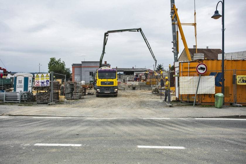 Crtica iz Pleternice; ovo na slici trebao bi biti Trg bećarca i gange, ali branitelji inzistiraju da ga nazovu po njima