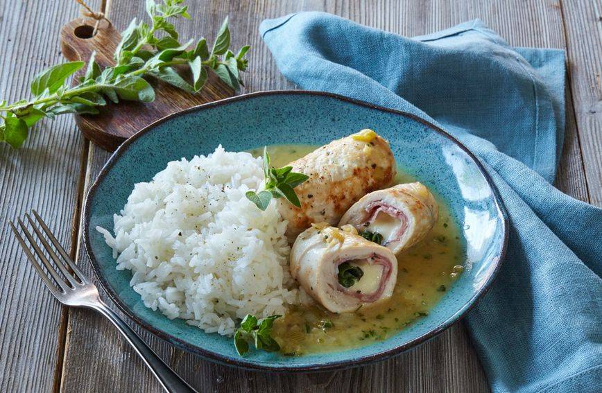 Pileće rolice punjene mozzarellom: Najlakši recept za fini ručak za koji će se tražiti repete