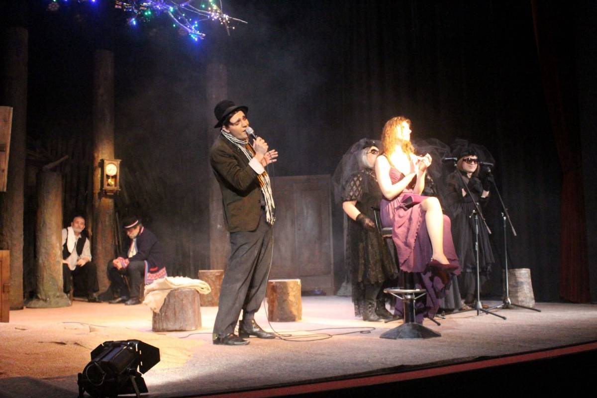 Premijera predstave ʺTena-kronika raspada jedne ljepoteʺ oduševila Požežane