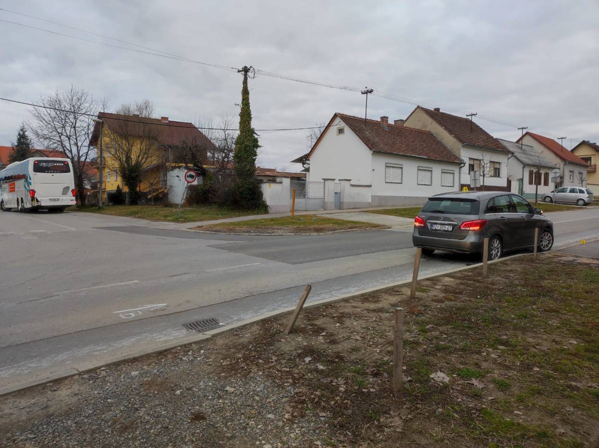 POŽEGA: Prometna nesreća između autobusa i automobila