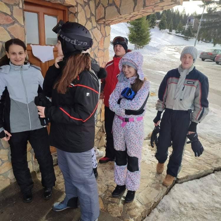 Katolička osnovna škola: Škola skijanja na Vlašiću