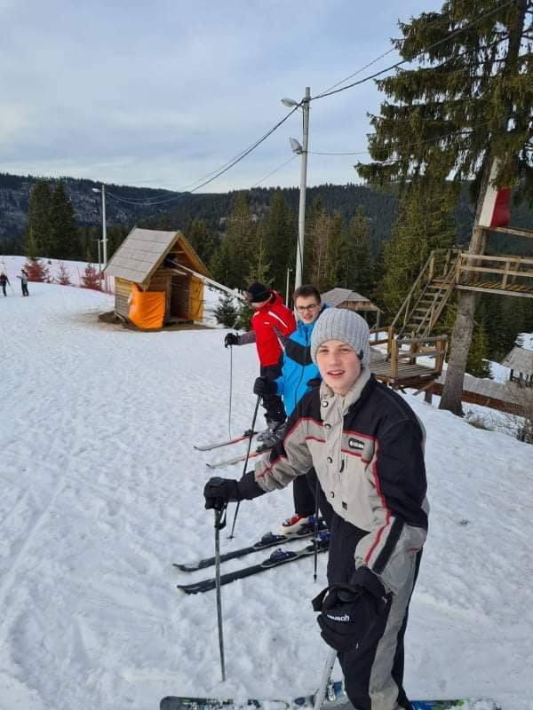 Katolička osnovna škola: Škola skijanja na Vlašiću