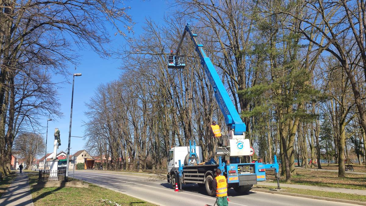 OREZIVANJE DRVEĆA: Posebna regulacija prometa u Pleternici 