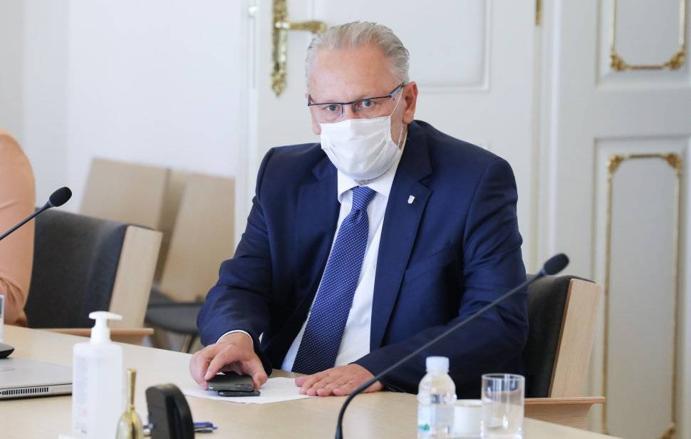 Božinović najavljuje moguće ukidanje ili ublažavanje epidemioloških mjera