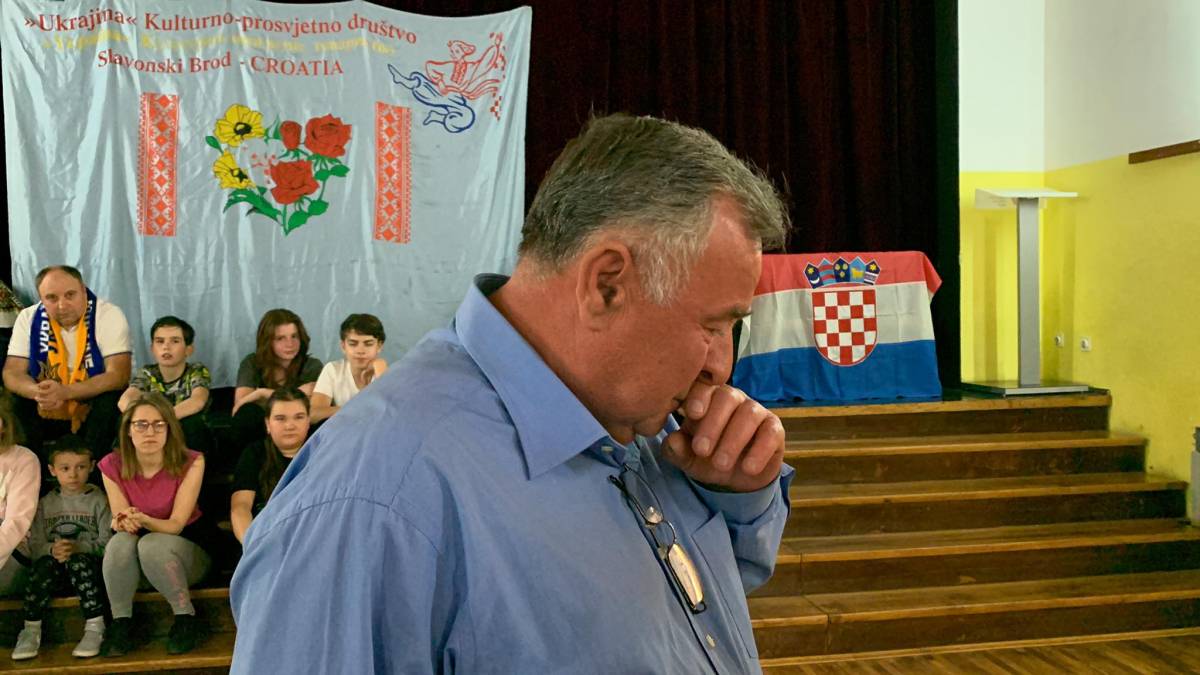 SUZNE OČI UKRAJINCA U SLAVONIJI: ʺKažu nam: Borite se i budite uz nas!ʺ