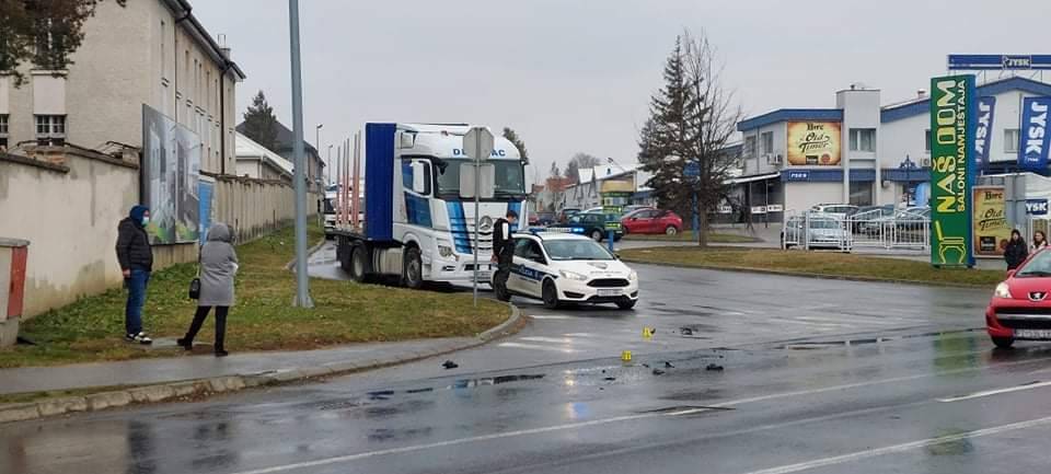 PROMETNA NESREĆA U POŽEGI: Sudarili se kamion i osobni automobil