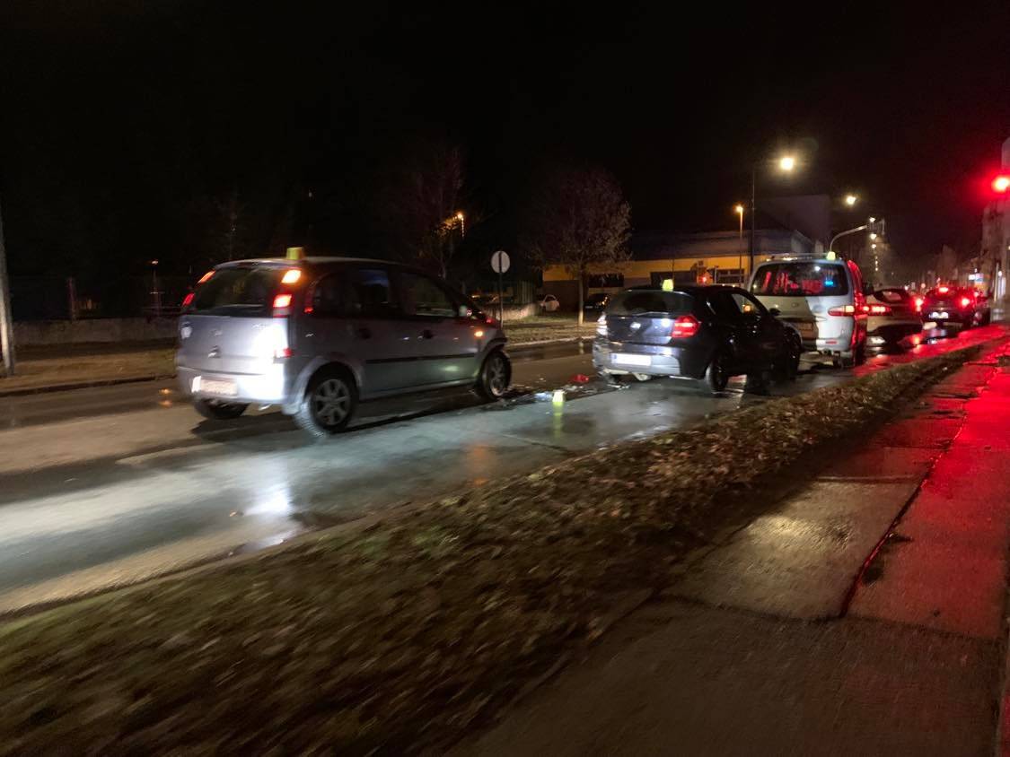 Jučer prometna nesreća u Srednjem Selu zbog ne držanja potrebnog razmaka između vozila