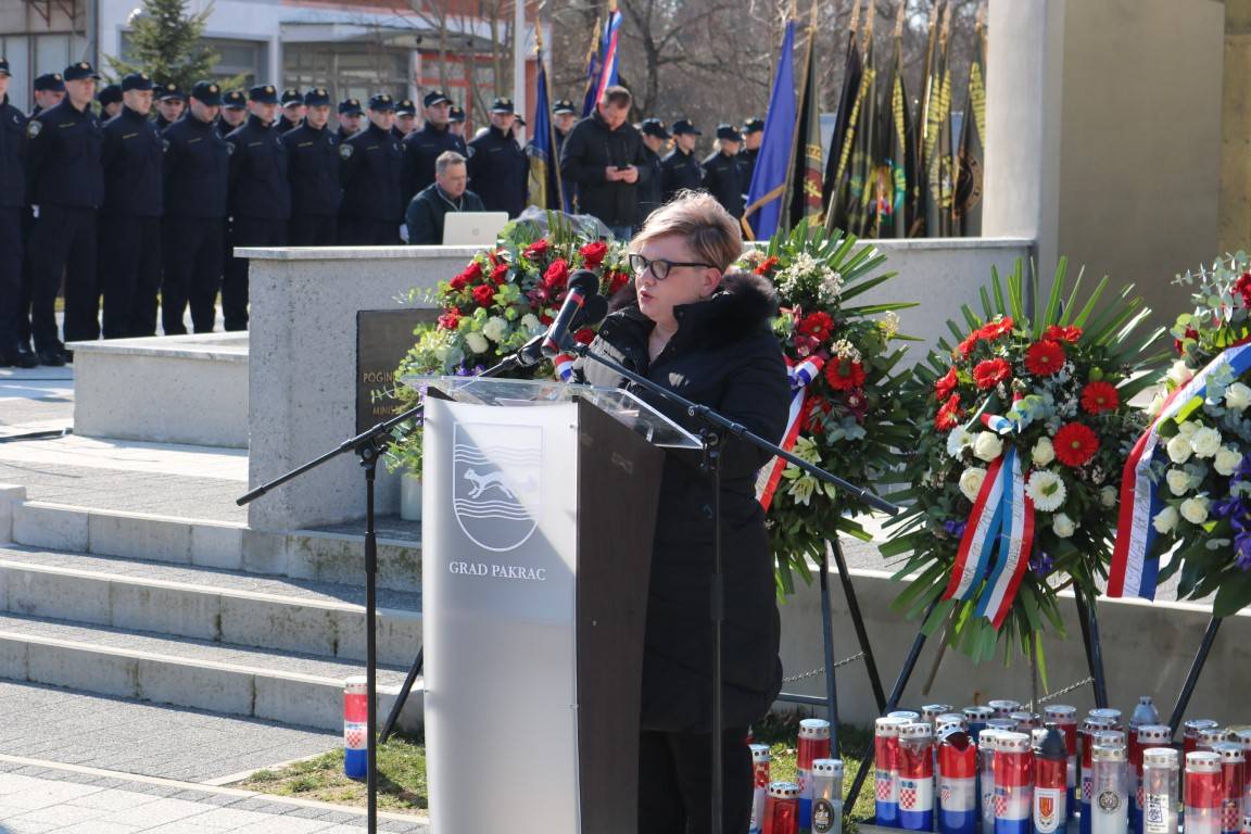 PREDSJEDNIK MILANOVIĆ U PAKRACU: Ne slavimo rat nego hrabrost i odvažnost