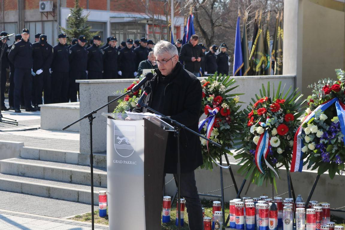 PREDSJEDNIK MILANOVIĆ U PAKRACU: Ne slavimo rat nego hrabrost i odvažnost