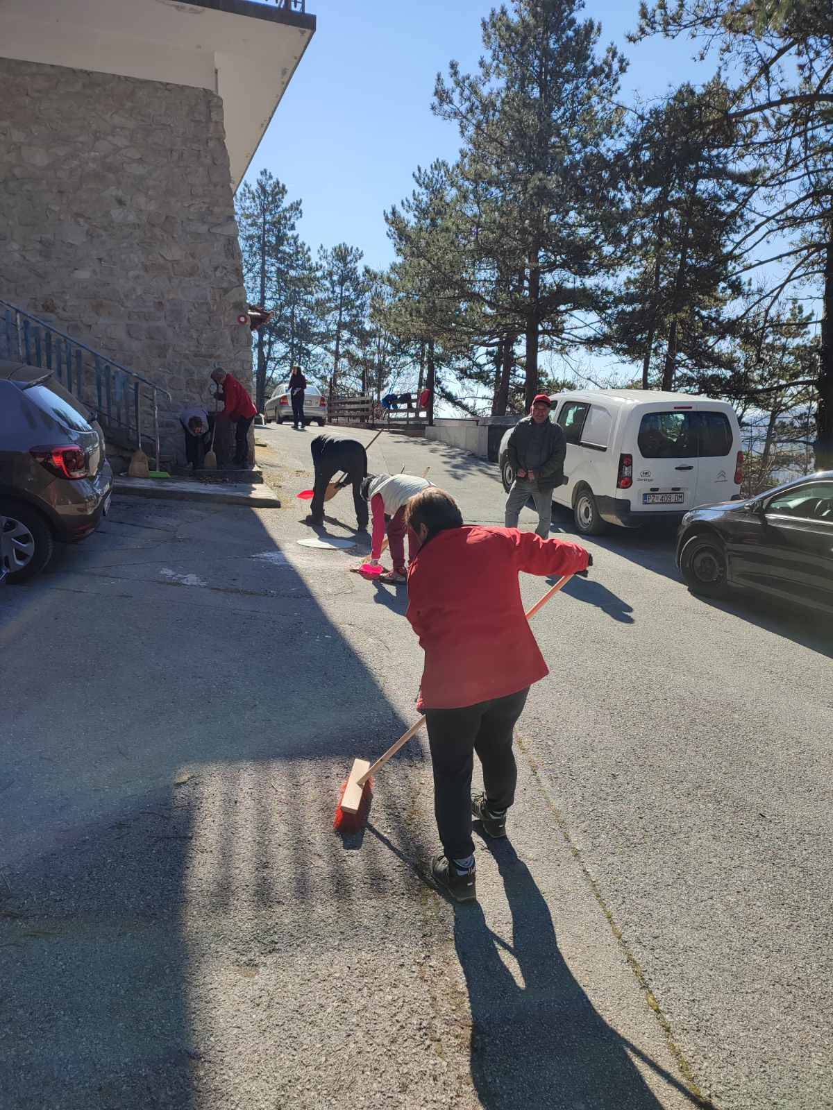 Radna akcija članova HPD ʺSokolovacʺ Požega povodom nadolazećih 40. ʺPapučkih jaglacaʺ